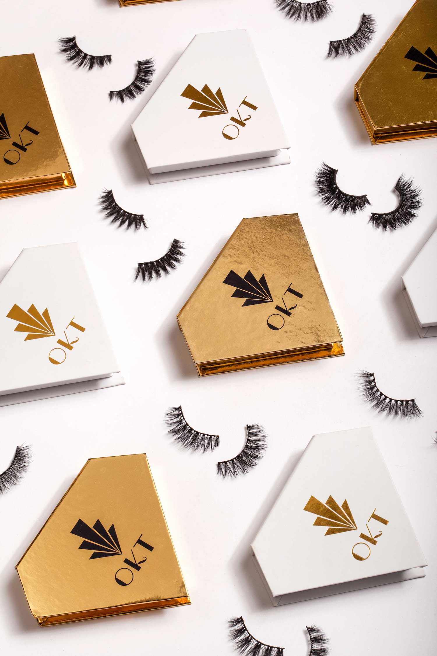OKT Lashes. Best false eyelashes. Best fake eyelashes. Edmonton False Eyelashes. Fake eyelashes. How to clean false eyelashes. How to apply false eyelashes. Fake eyelash storage. False eyelashes storage. Reusable false eyelashes.