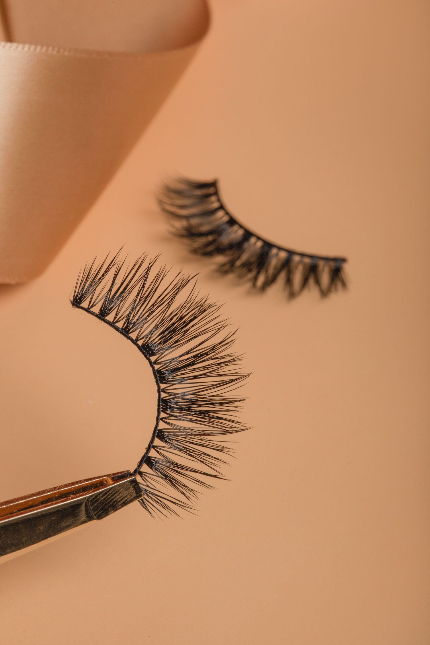 OKT Lashes. Best false eyelashes. Doll eyelashes. Best fake eyelashes. Edmonton False Eyelashes. Fake eyelashes. How to clean false eyelashes. How to apply false eyelashes. Fake eyelash storage. False eyelashes storage. Reusable false eyelashes.