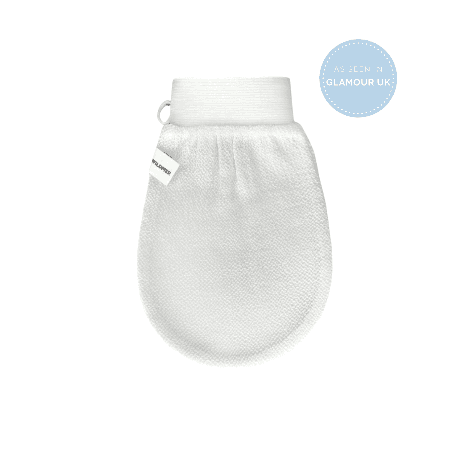 Natural Exfoliation. How to exfoliate skin at home. Exfoliating Glove. OKT. Do exfoliating gloves work? Is an exfoliating glove better than a scrub? Do exfoliating glove remove dead skin?