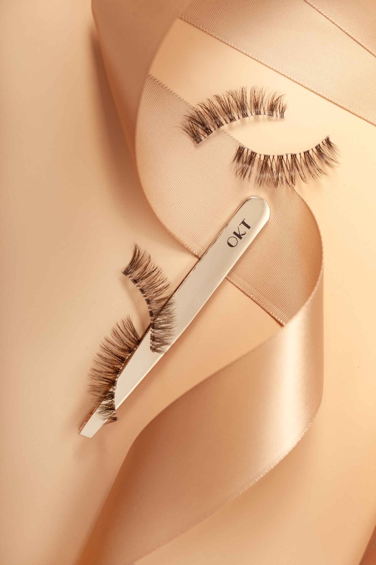 OKT Lashes. Best false eyelashes. Natural lashes. False eyelashes that look natural. Best fake eyelashes. Edmonton False Eyelashes. Fake eyelashes. How to clean false eyelashes. How to apply false eyelashes. Reusable false eyelashes.