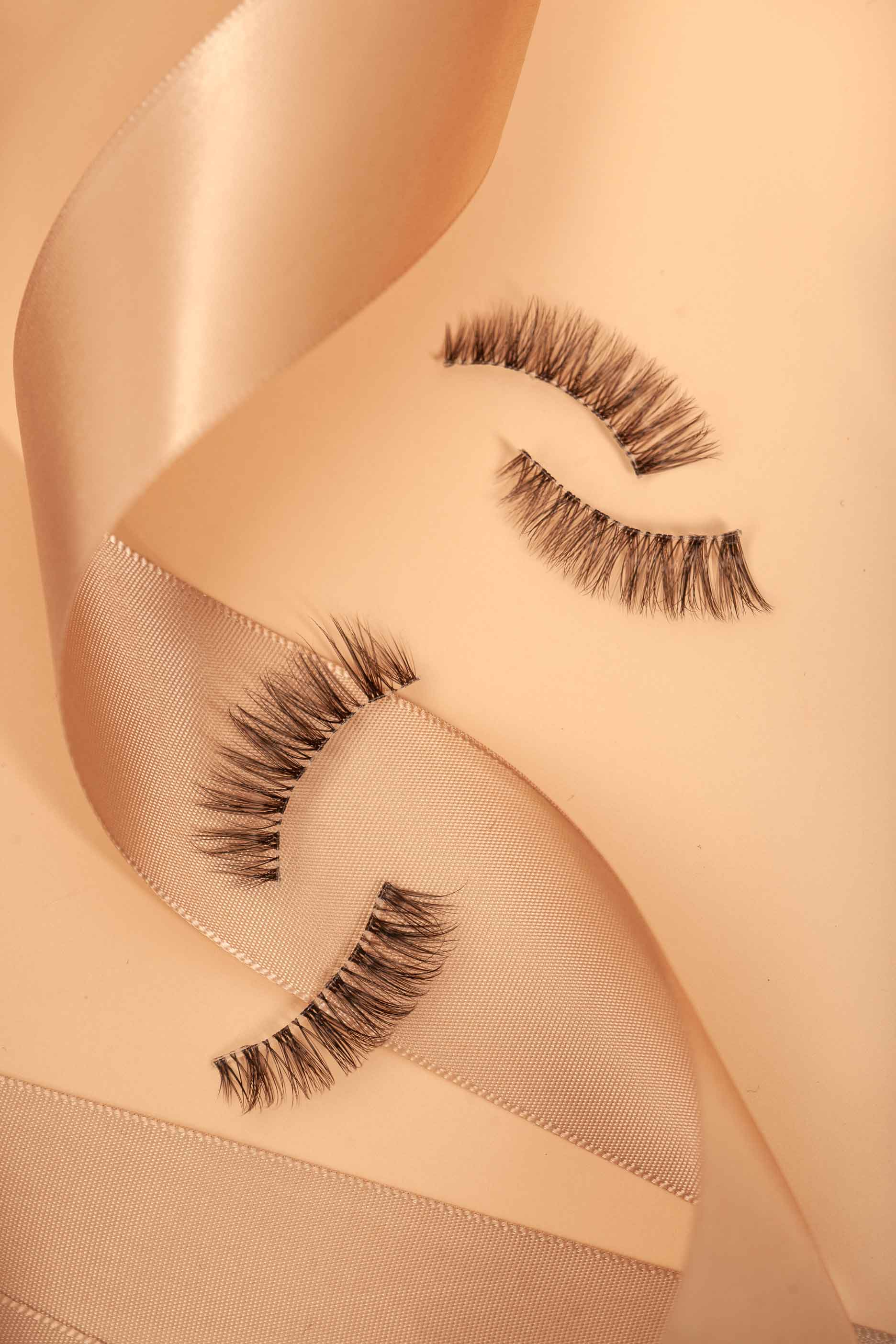 OKT Lashes. Best false eyelashes. Cat eyelashes. Best fake eyelashes. Edmonton False Eyelashes. Fake eyelashes. How to clean false eyelashes. How to apply false eyelashes. Fake eyelash storage. False eyelashes storage. Reusable false eyelashes.