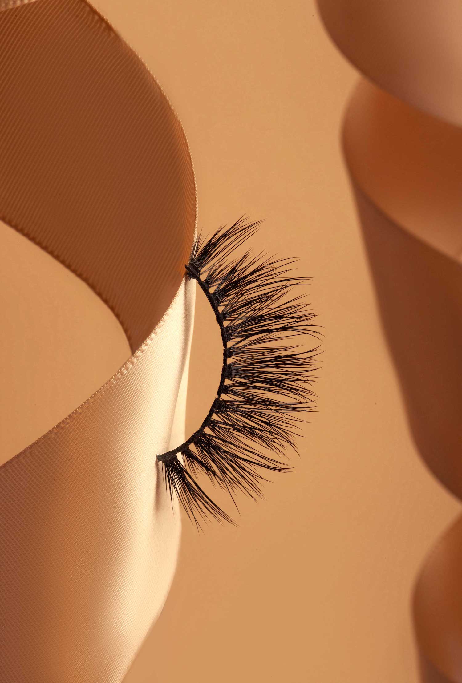 OKT Lashes. Best false eyelashes. Doll eyelashes. Best fake eyelashes. Edmonton False Eyelashes.  Fake eyelashes. How to clean false eyelashes. How to apply false eyelashes. Fake eyelash storage. False eyelashes storage. Reusable false eyelashes.