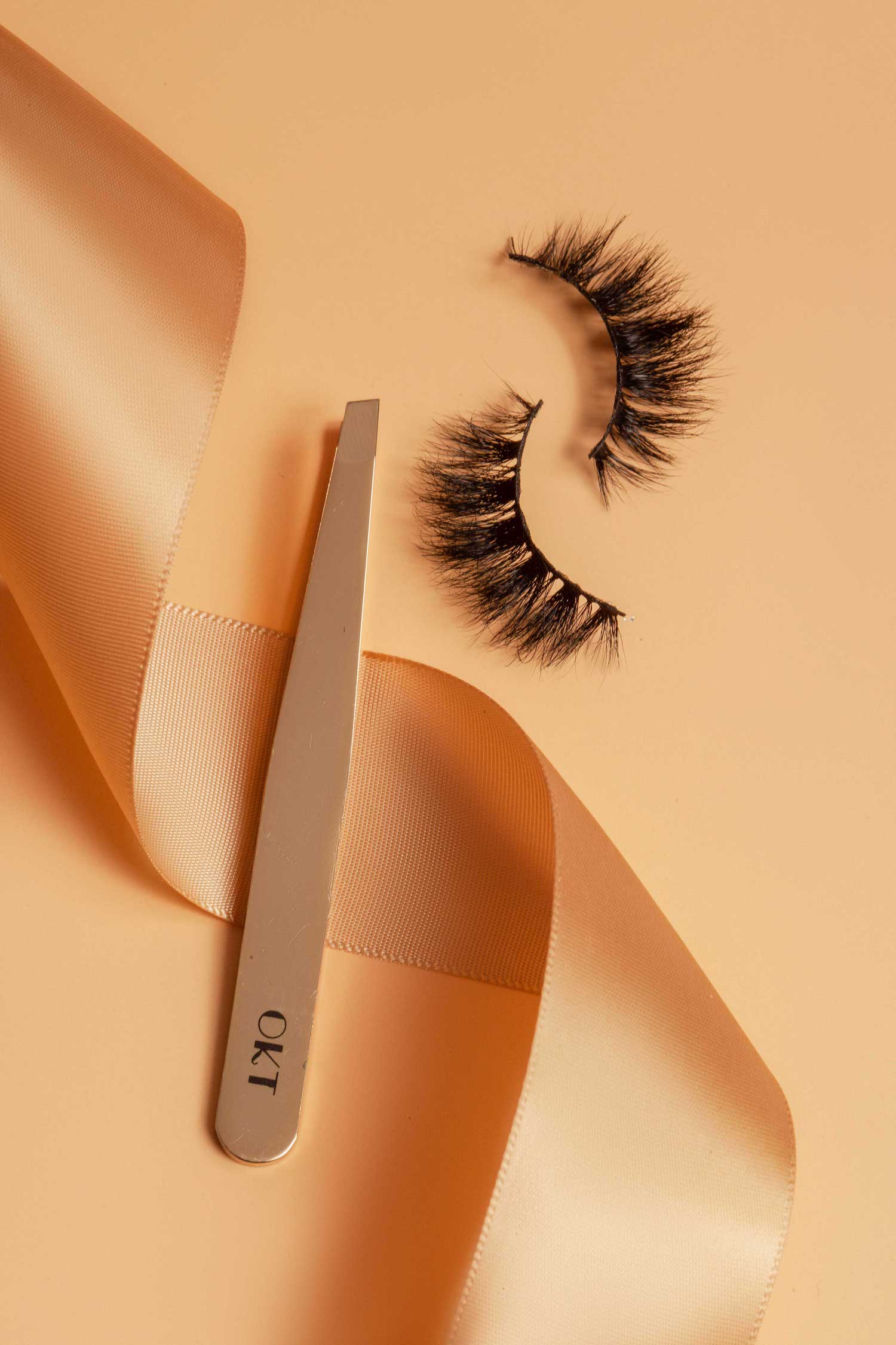 OKT Lashes. Best false eyelashes. Doll eyelashes. Best fake eyelashes. Edmonton False Eyelashes.  Fake eyelashes. How to clean false eyelashes. How to apply false eyelashes. Fake eyelash storage. False eyelashes storage. Reusable false eyelashes.